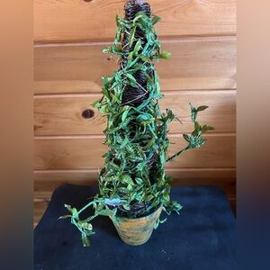 Green Ivy Decorative Topiary in Clay Pot